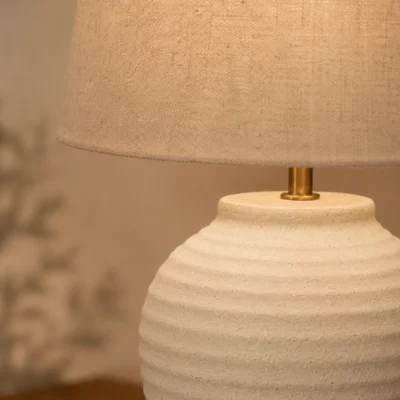 keramisk-bordlampe-hoerskraerm-04